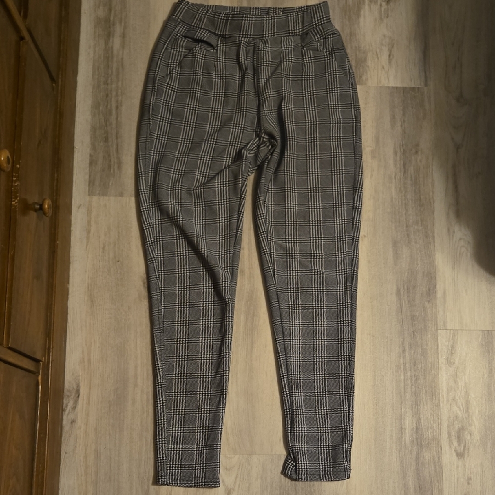 Chic Black and White Checkered Women's Pants